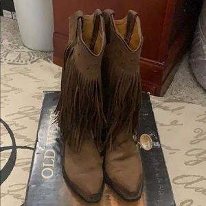 Women’s 8 old west snip toe stud accent w/fringe
